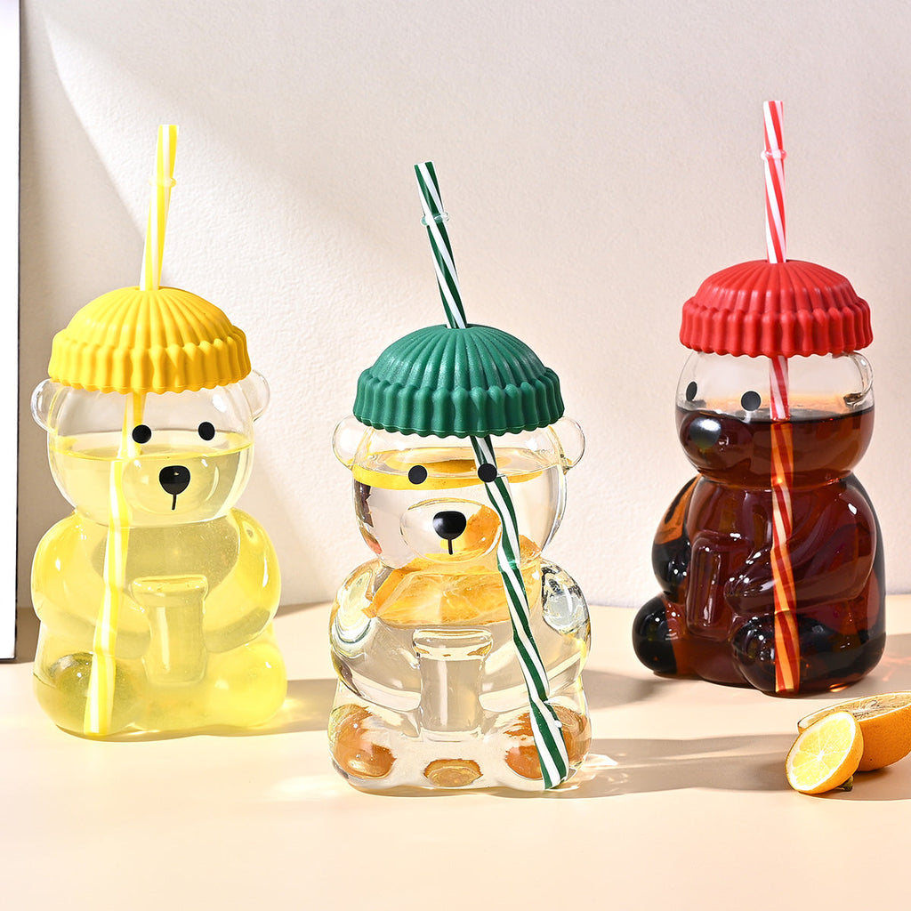 Bear-themed straw cup