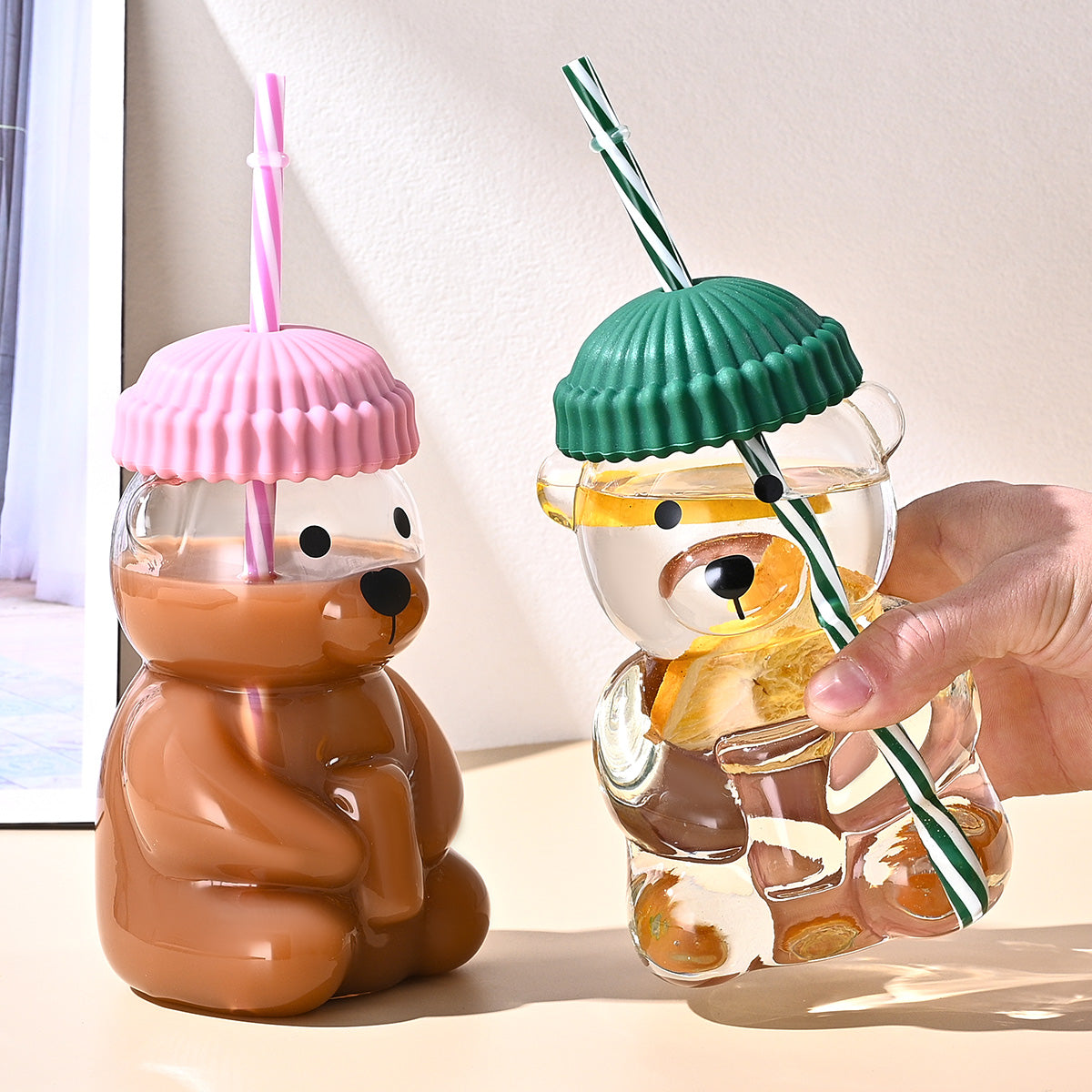Bear-themed straw cup