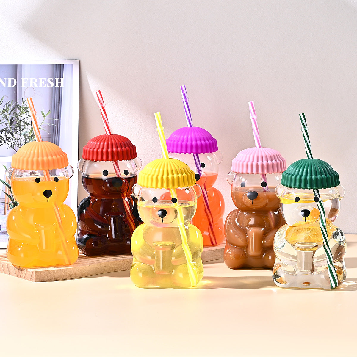 Bear-themed straw cup