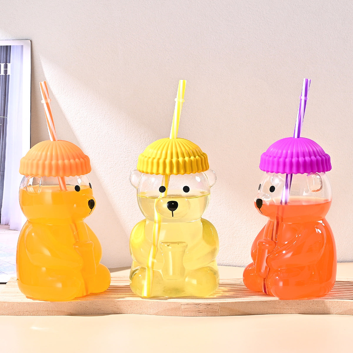 Bear-themed straw cup